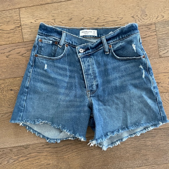 Abercrombie and Fitch Jean Shorts - Picture 1 of 3